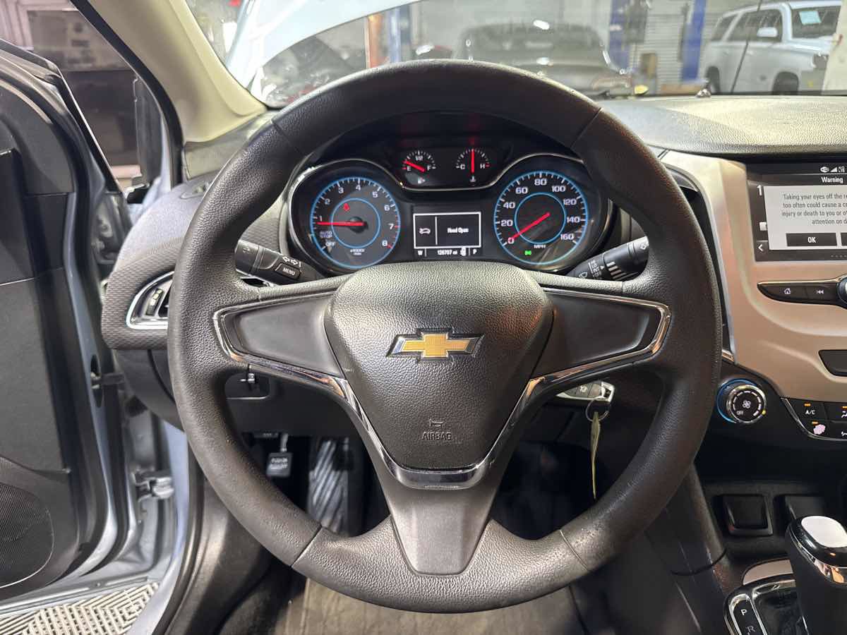 Used 2017 Chevrolet Cruze LS FWD image 18