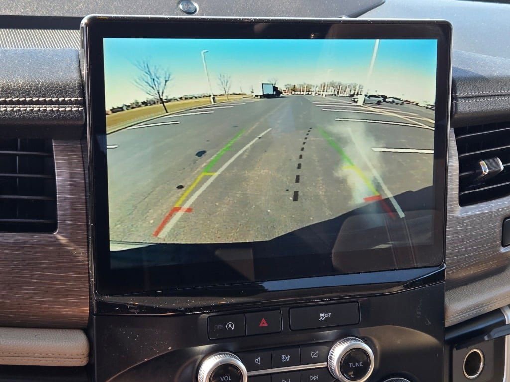 Used 2024 Ford Expedition Limited image 31