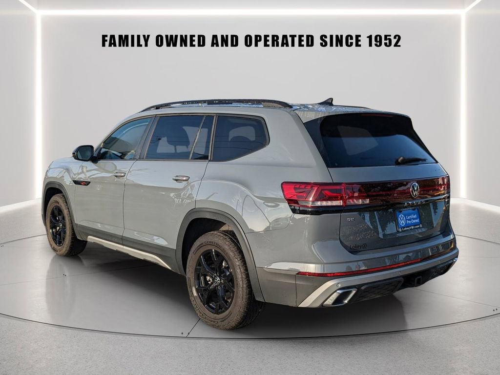 Certified 2025 Volkswagen Atlas Peak Edition SE AWD/4WD image 4