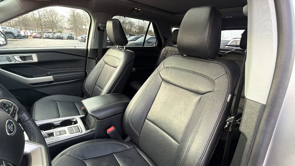 Used 2020 Ford Explorer Limited w/ Class III Trailer Tow Package image 14