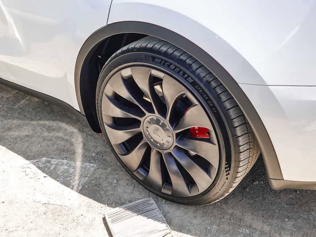 Used 2024 Tesla Model Y Performance AWD/4WD image 18