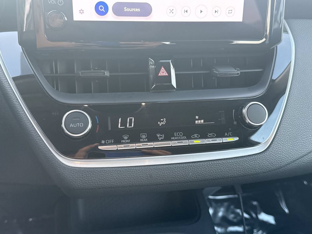 Used 2024 Toyota Corolla LE FWD image 16