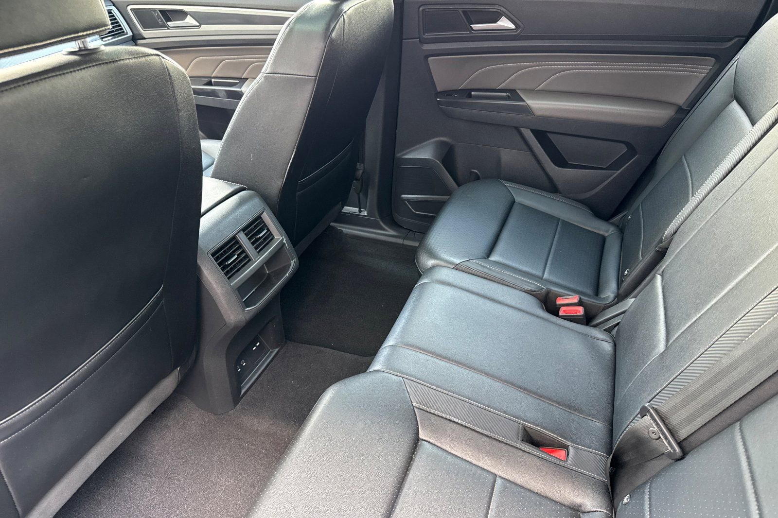 Used 2021 Volkswagen Atlas Cross Sport SEL image 12