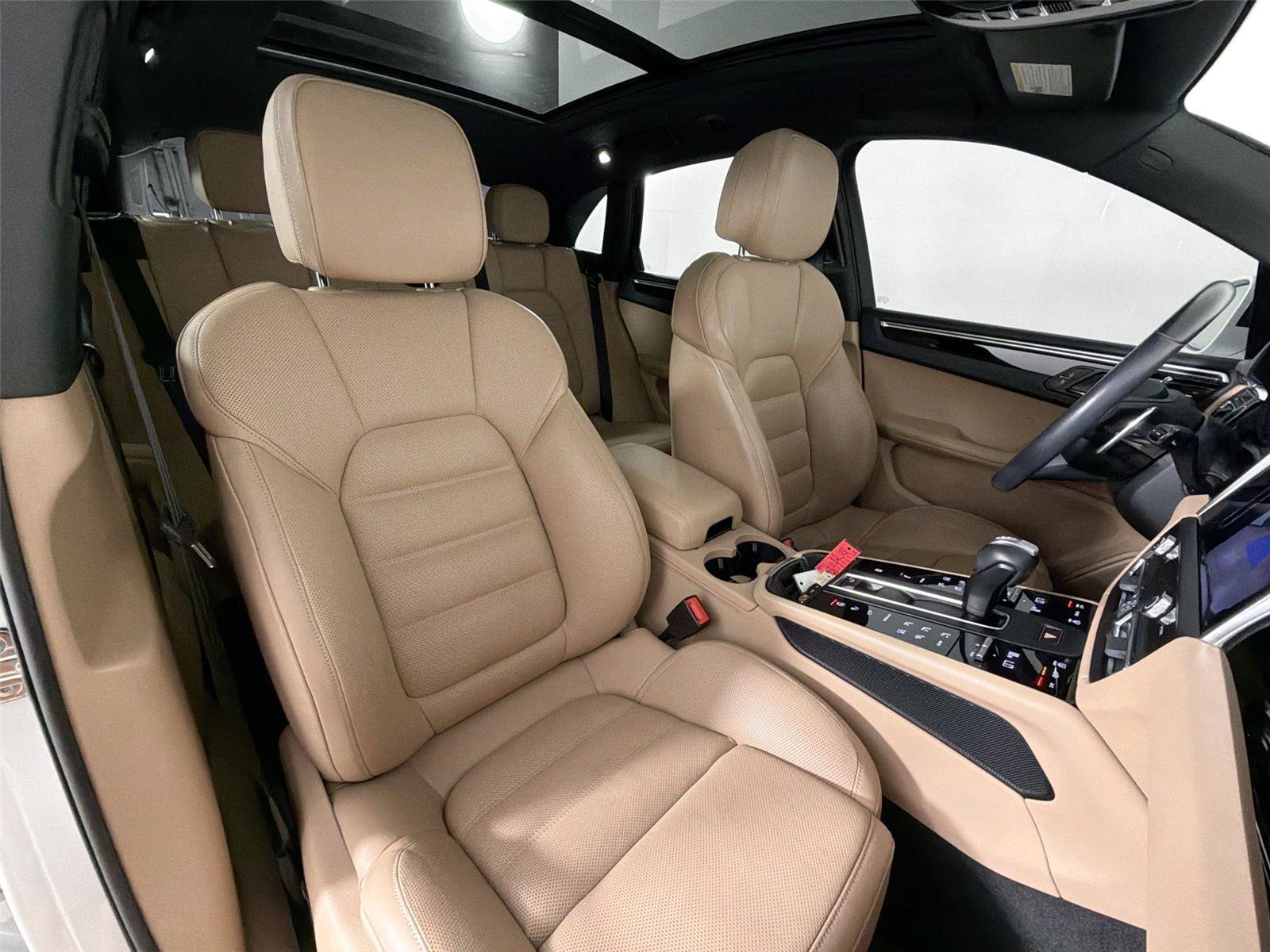 Certified 2023 Porsche Macan S AWD/4WD image 28