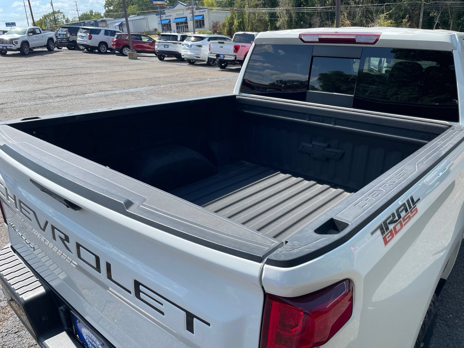 Used 2024 Chevrolet Silverado 1500 LT Trail Boss w/ Convenience Package II AWD/4WD image 44