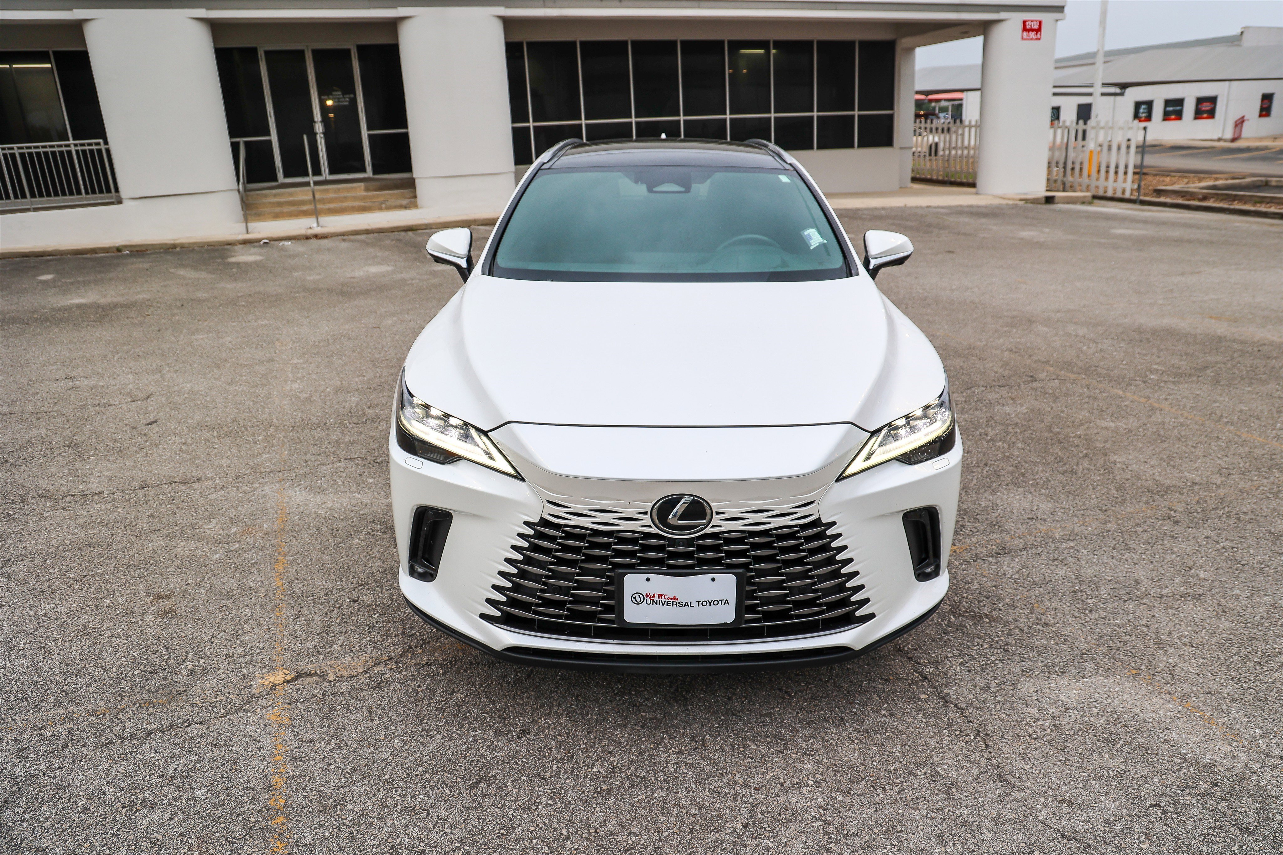 Used 2024 Lexus RX 350 w/ Convenience Package FWD image 4