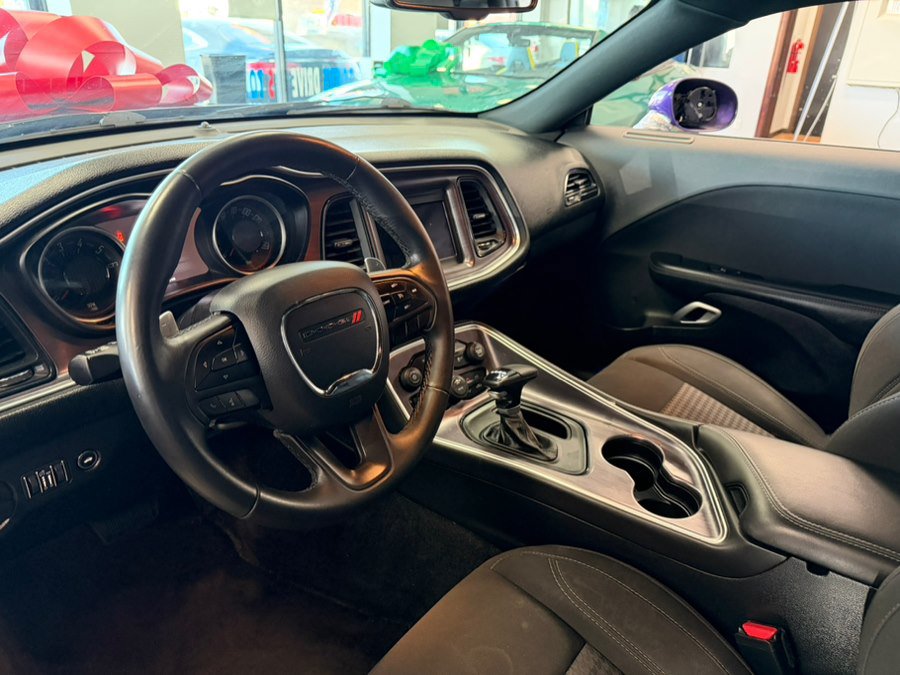 Used 2018 Dodge Challenger SXT w/ Super Sport Group (SS/T) RWD image 15
