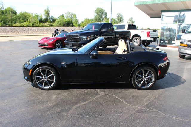 Used 2016 MAZDA MX-5 Miata Grand Touring RWD image 10