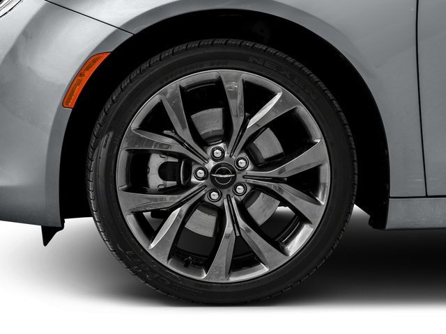 Used 2016 Chrysler 200 S FWD image 14