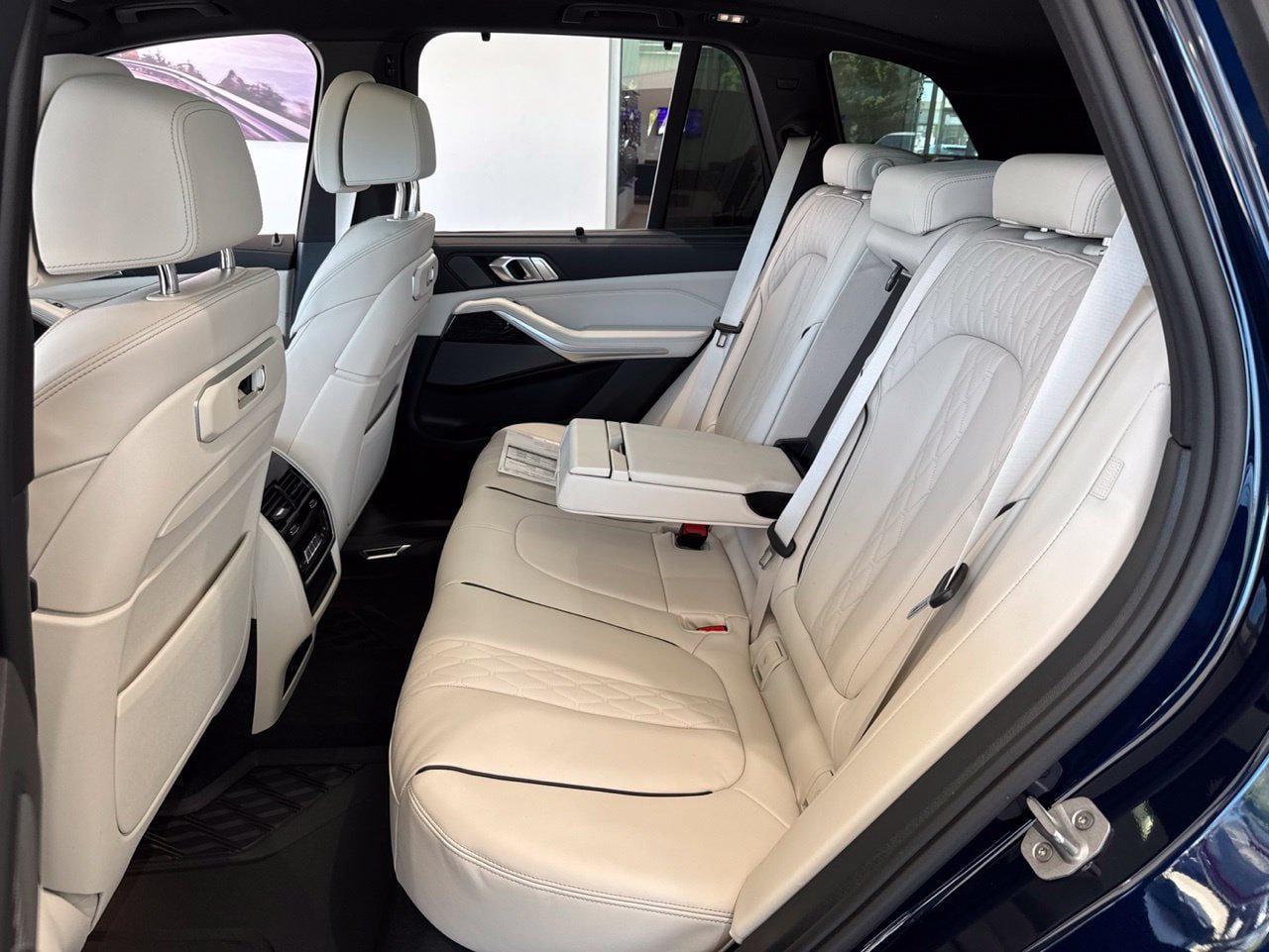 New 2026 BMW X5 xDrive50e w/ Executive Package AWD/4WD image 38