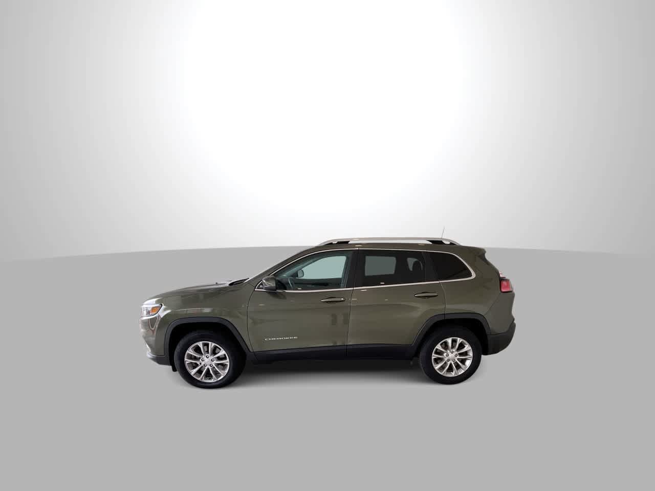 Used 2019 Jeep Cherokee Latitude w/ Cold Weather Group AWD/4WD image 5
