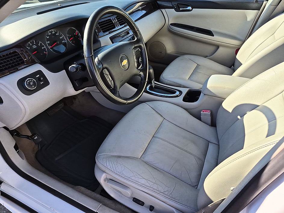 Used 2012 Chevrolet Impala LTZ FWD image 15