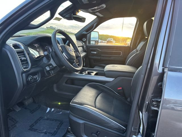 Used 2025 RAM 3500 Laramie image 9