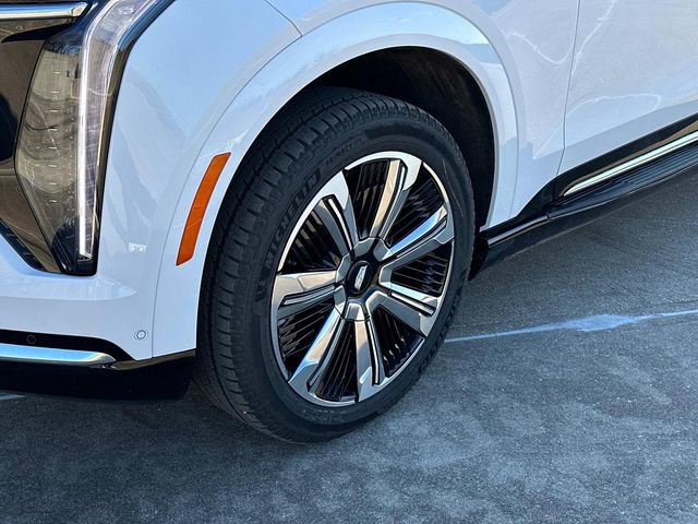 Used 2025 Cadillac Escalade IQ Luxury 2 image 17