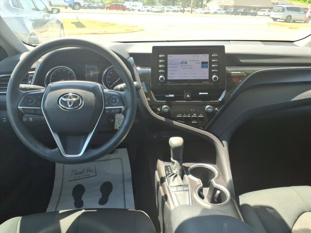 Used 2022 Toyota Camry LE FWD image 11