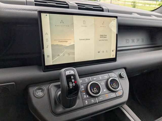 New 2025 Land Rover Defender 110 S image 11