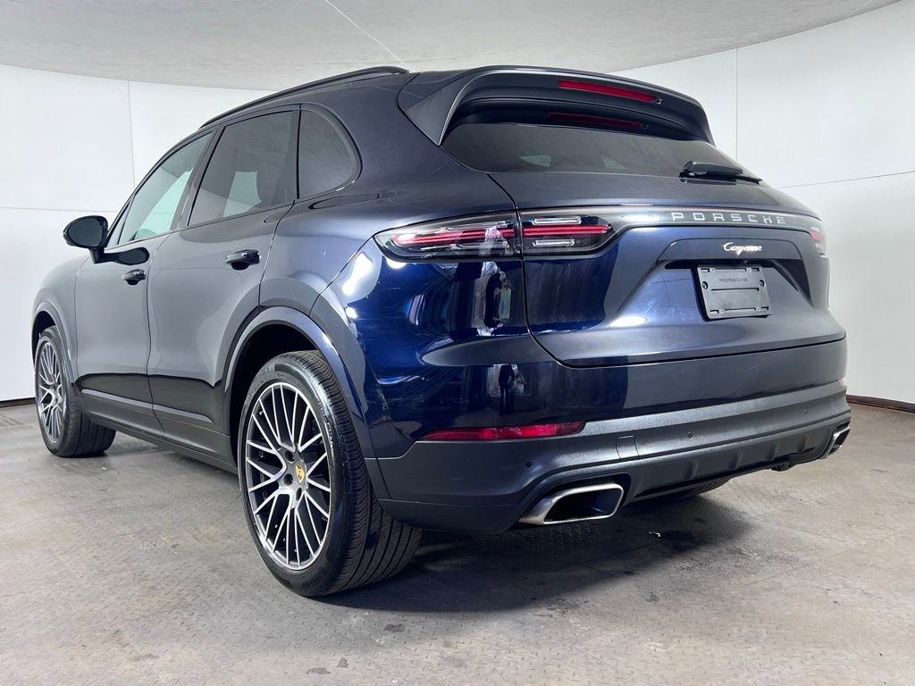 Certified 2023 Porsche Cayenne Platinum Edition image 3