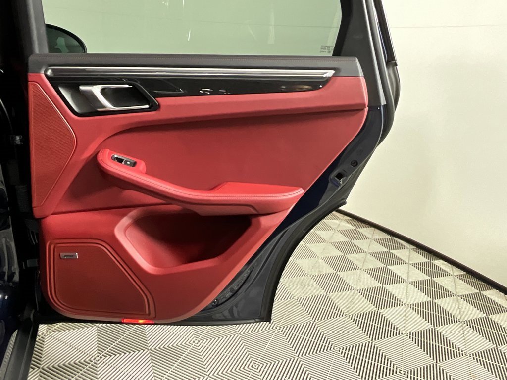 Used 2022 Porsche Macan S image 24