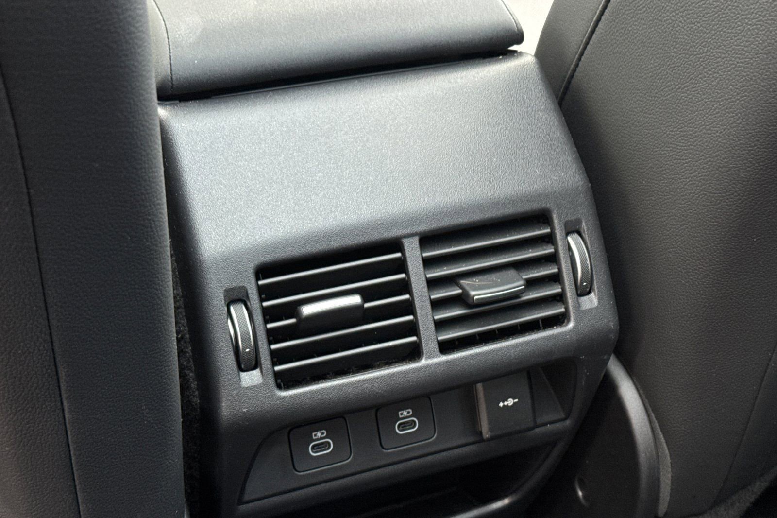 Used 2024 Land Rover Discovery Sport S image 15