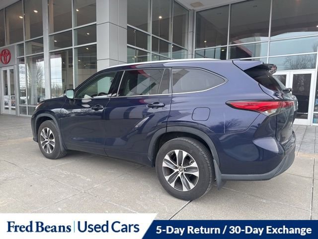 Used 2022 Toyota Highlander XLE image 11