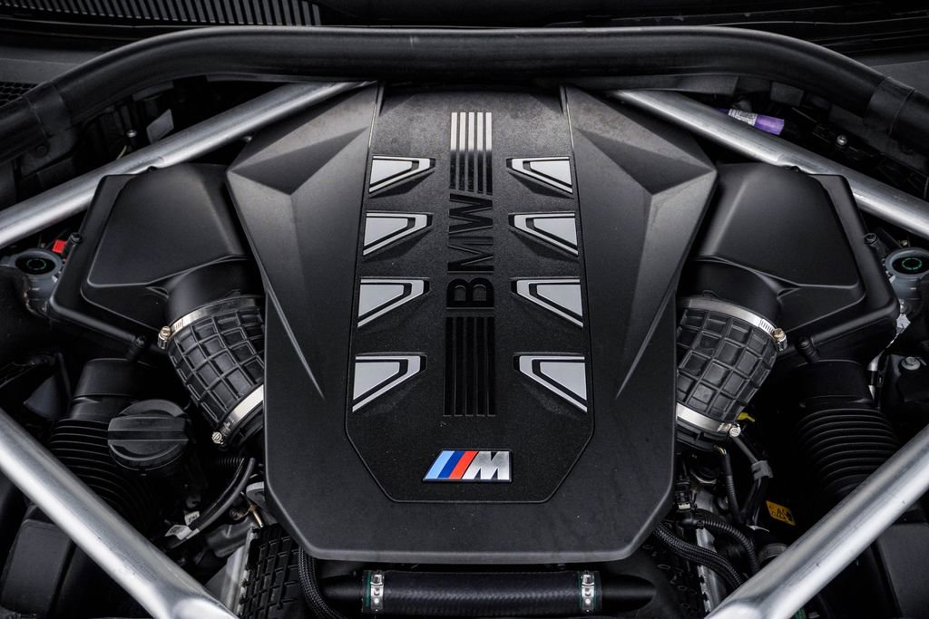 Used 2024 BMW X7 M60i w/ Executive Package image 28