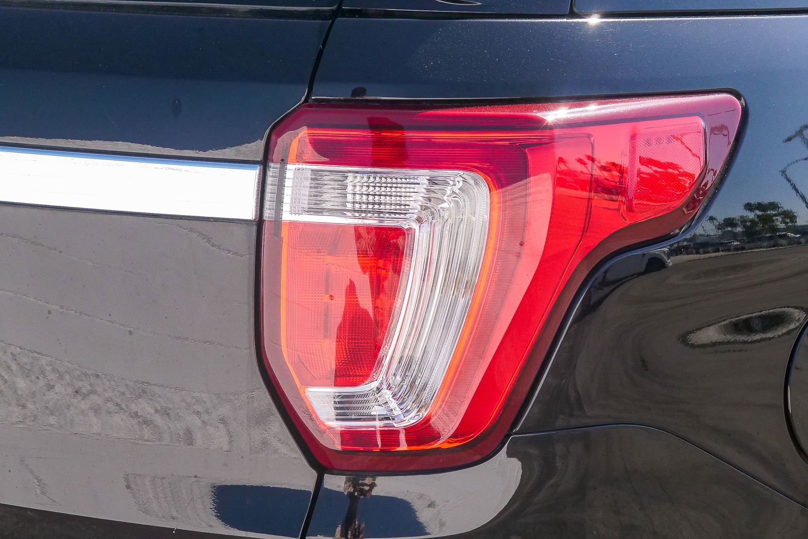 Used 2018 Ford Explorer Limited image 10