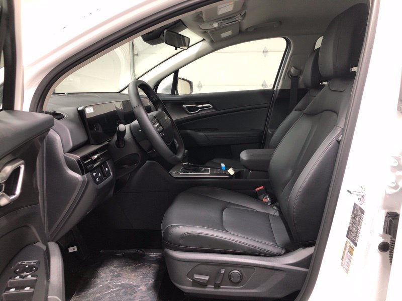 New 2026 Kia Sportage EX FWD image 18