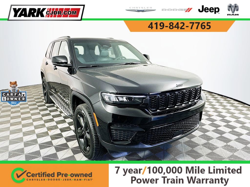 Certified 2025 Jeep Grand Cherokee Altitude image 1