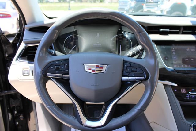Used 2020 Cadillac XT6 Premium Luxury FWD image 20