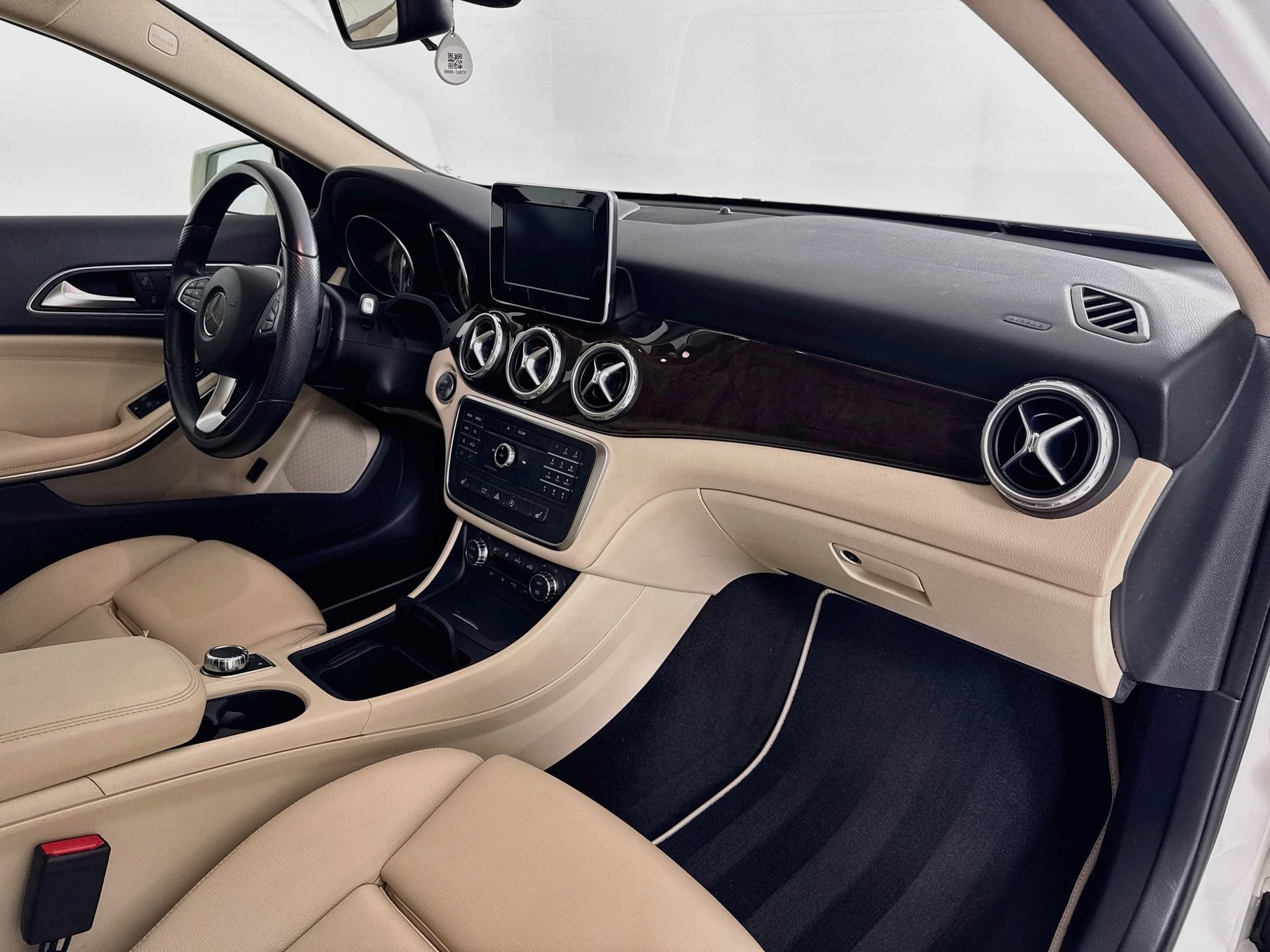 Used 2016 Mercedes-Benz GLA 250 image 29