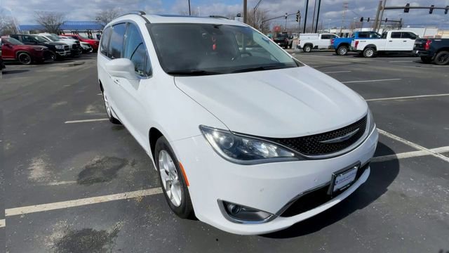 Used 2019 Chrysler Pacifica Touring-L Plus w/ Advanced Safetytec Group image 4