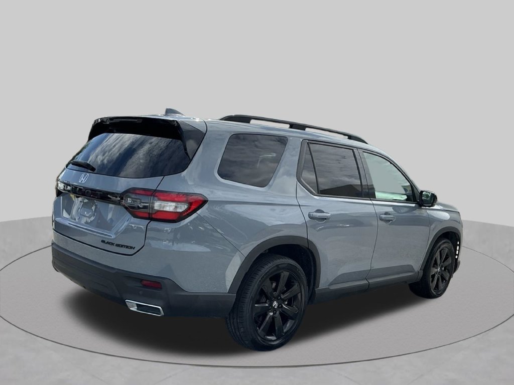 Certified 2025 Honda Pilot Black Edition image 10