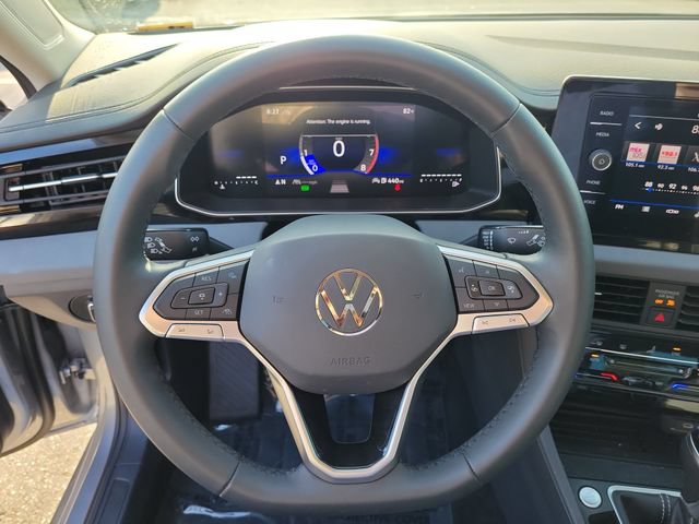 Used 2026 Volkswagen Jetta SE FWD image 18