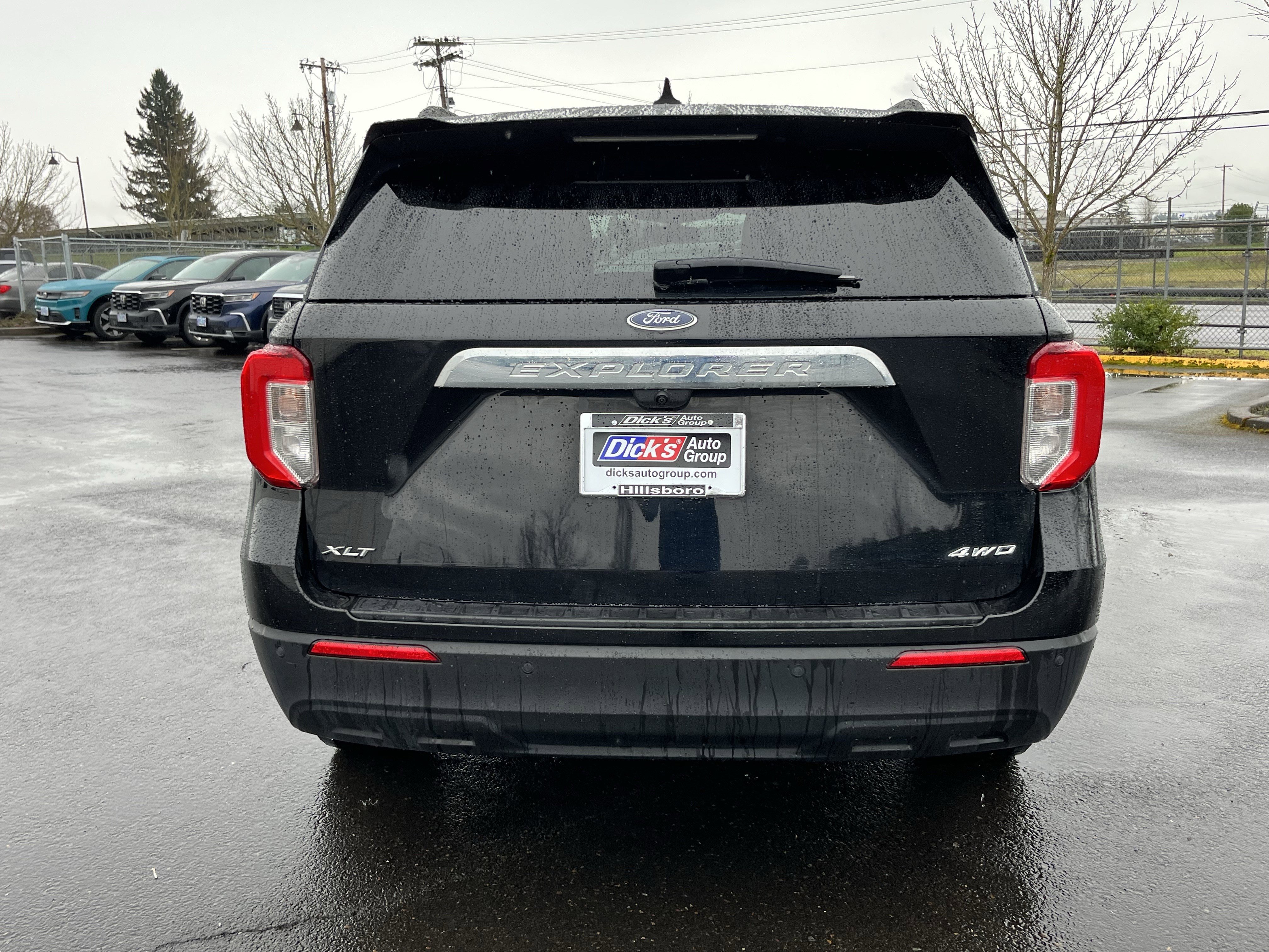 Used 2023 Ford Explorer XLT image 4