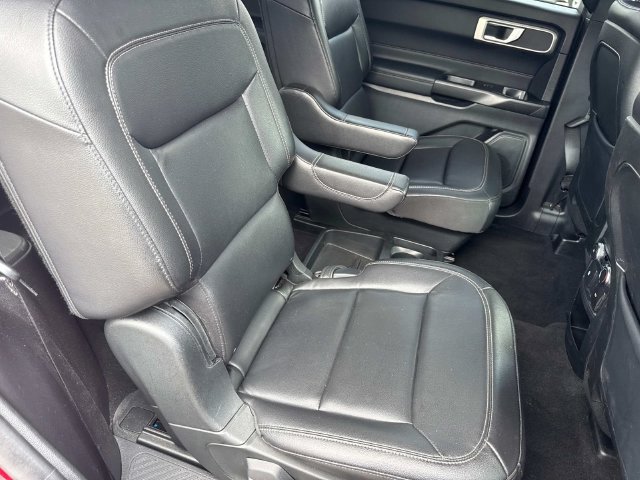 Used 2020 Ford Explorer XLT w/ Equipment Group 202A AWD/4WD image 24