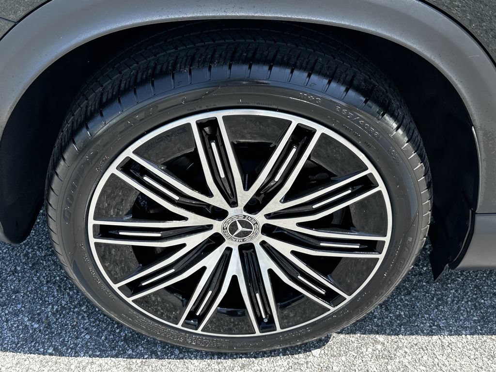 Certified 2023 Mercedes-Benz EQE 500 4MATIC SUV w/ Pinnacle Trim Package image 20