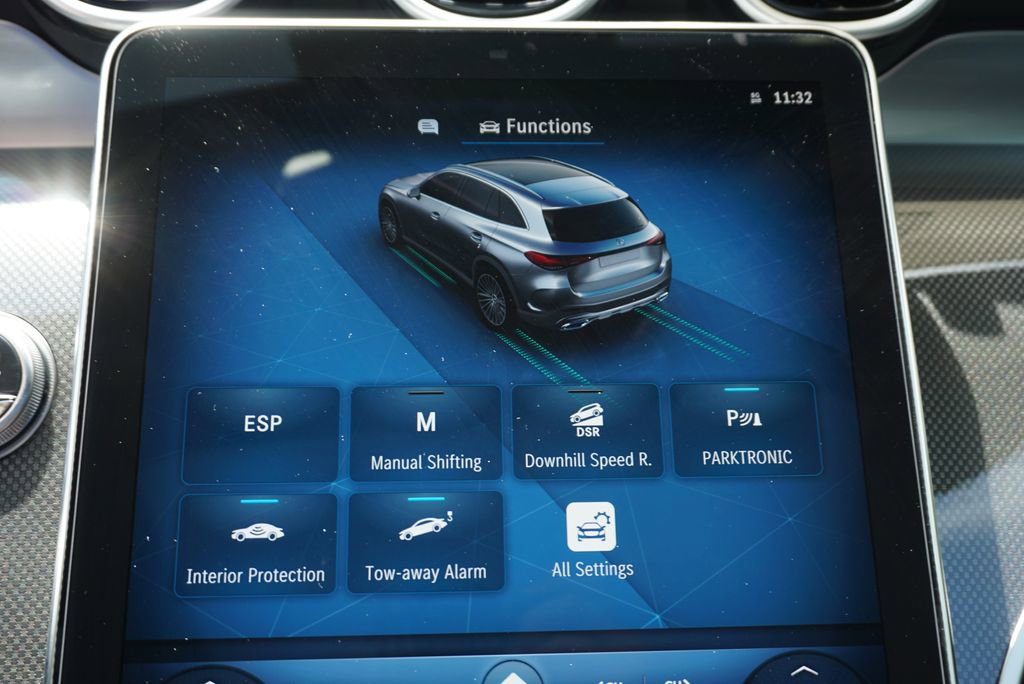 Certified 2025 Mercedes-Benz GLC 300 4MATIC image 37