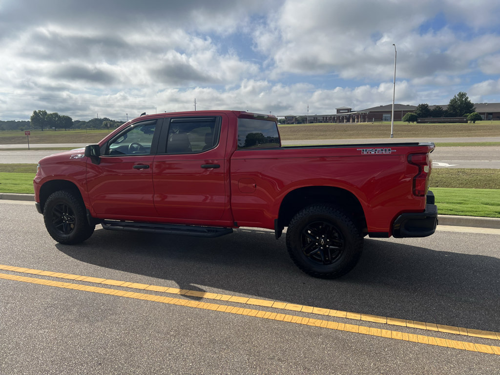 Used 2022 Chevrolet Silverado 1500 Custom Trail Boss w/ LPO, Dark Essentials Package AWD/4WD image 9