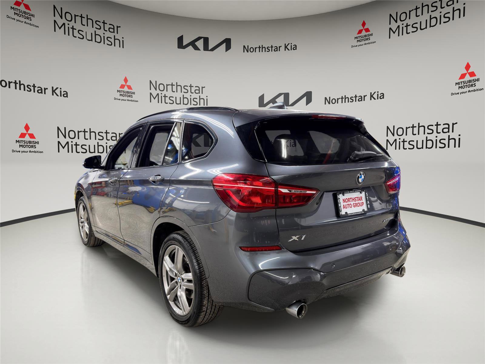 Used 2021 BMW X1 xDrive28i w/ M Sport Package image 2