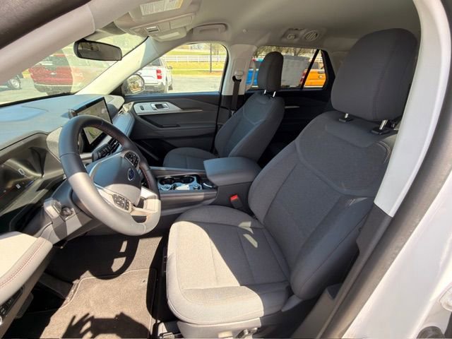 New 2025 Ford Explorer Active image 5