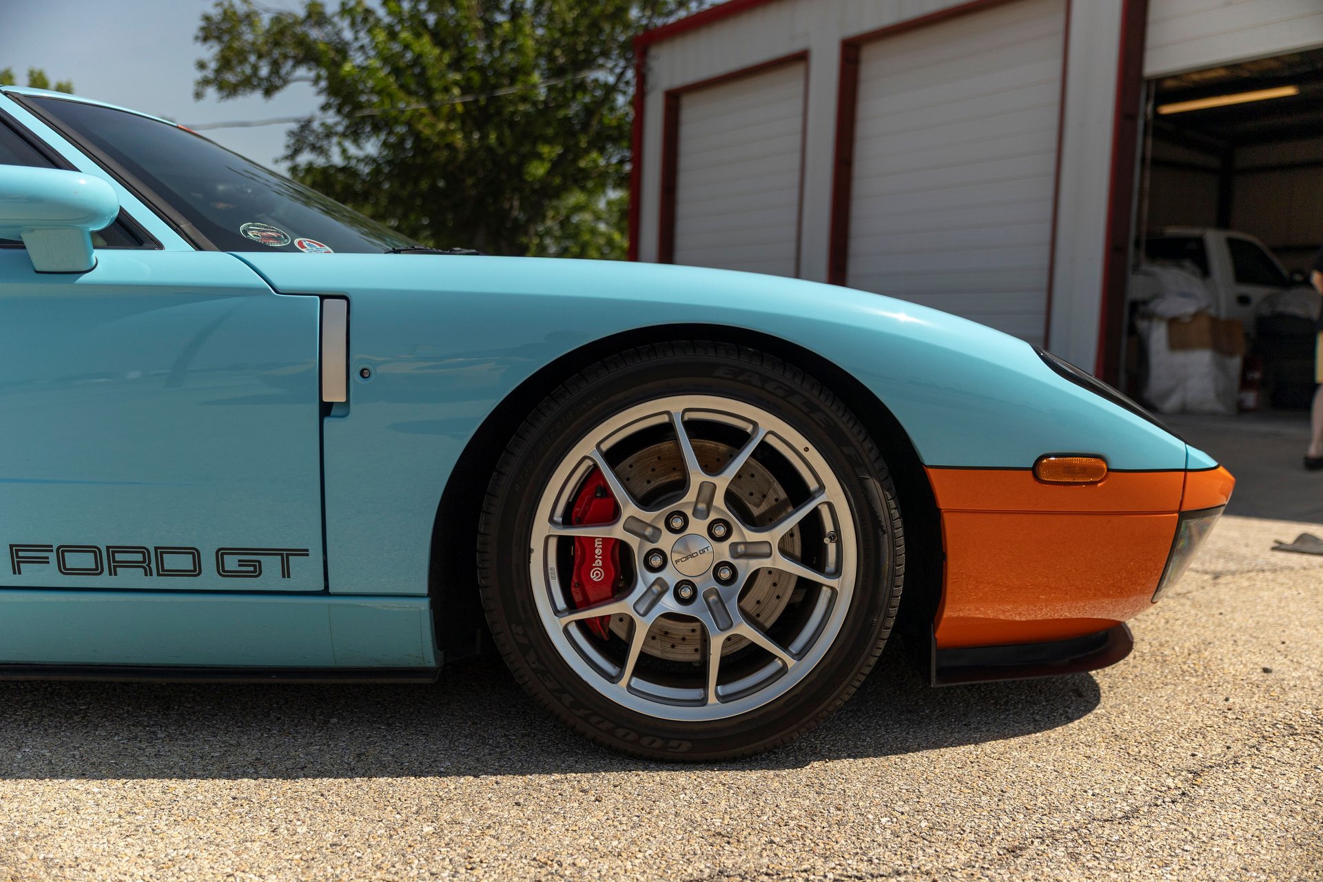 Used 2006 Ford GT RWD image 21