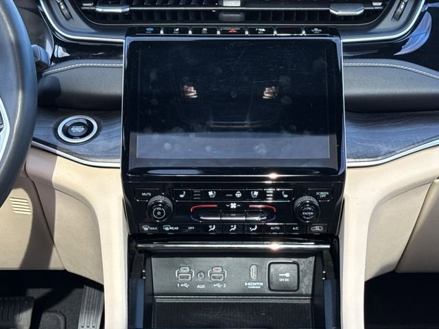 Used 2023 Jeep Grand Cherokee 4WD 4xe w/ Luxury Tech Group II image 15