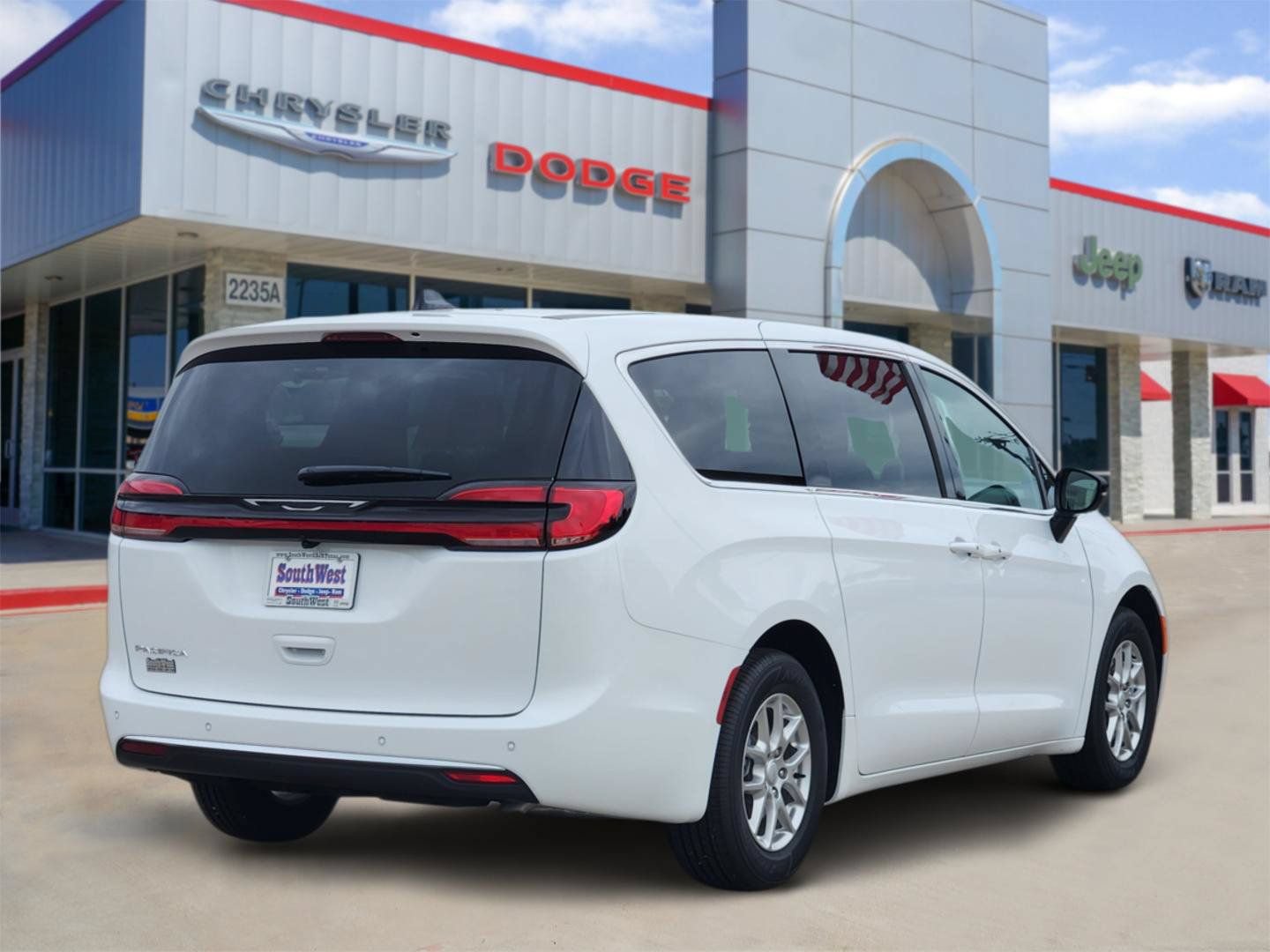 New 2027 Chrysler Pacifica Select FWD image 5