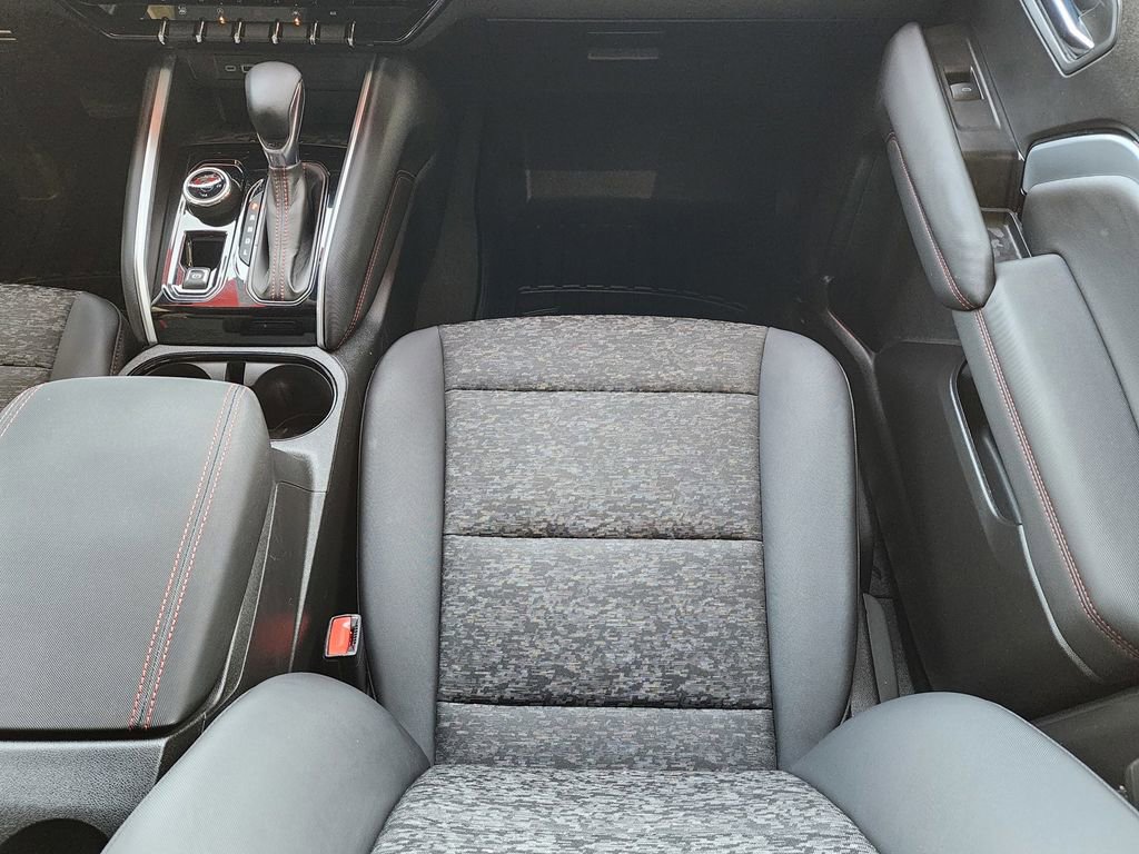 Used 2024 Chevrolet Colorado Z71 w/ Z71 Convenience Package 2 image 12