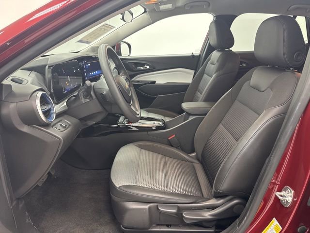 Used 2024 Chevrolet Trax LT FWD image 23