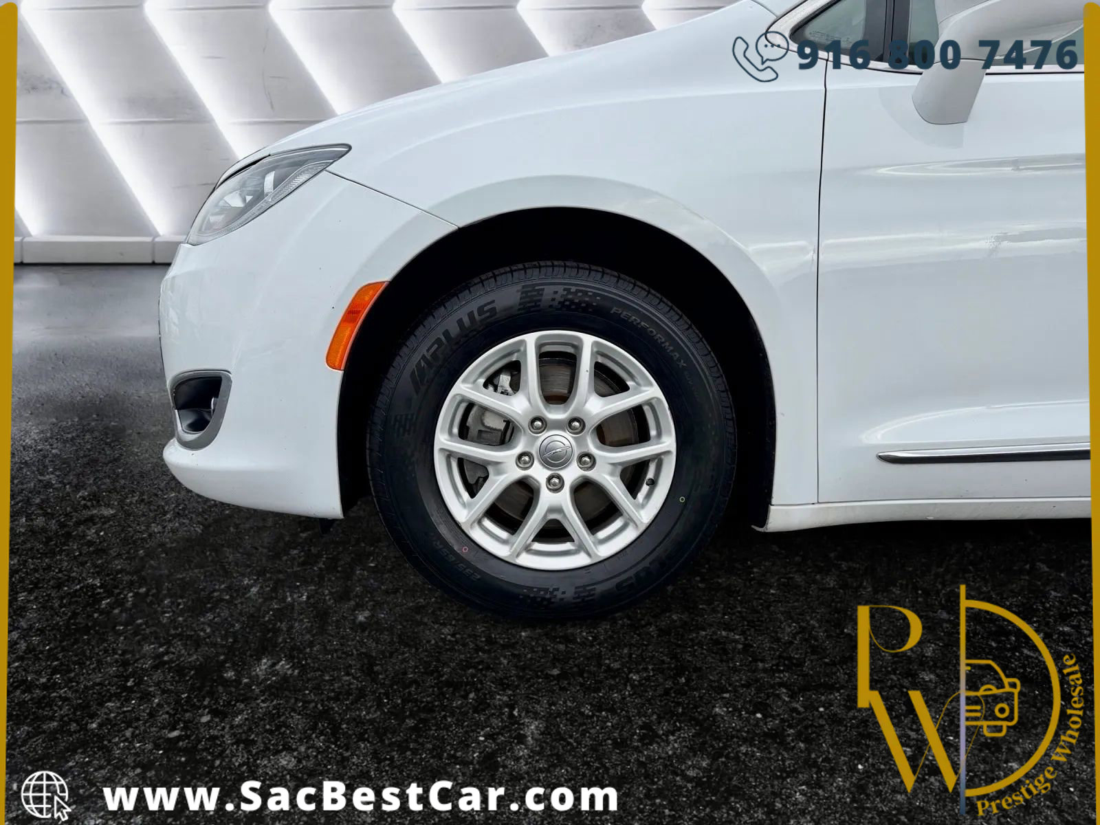 Used 2020 Chrysler Pacifica Touring-L image 25