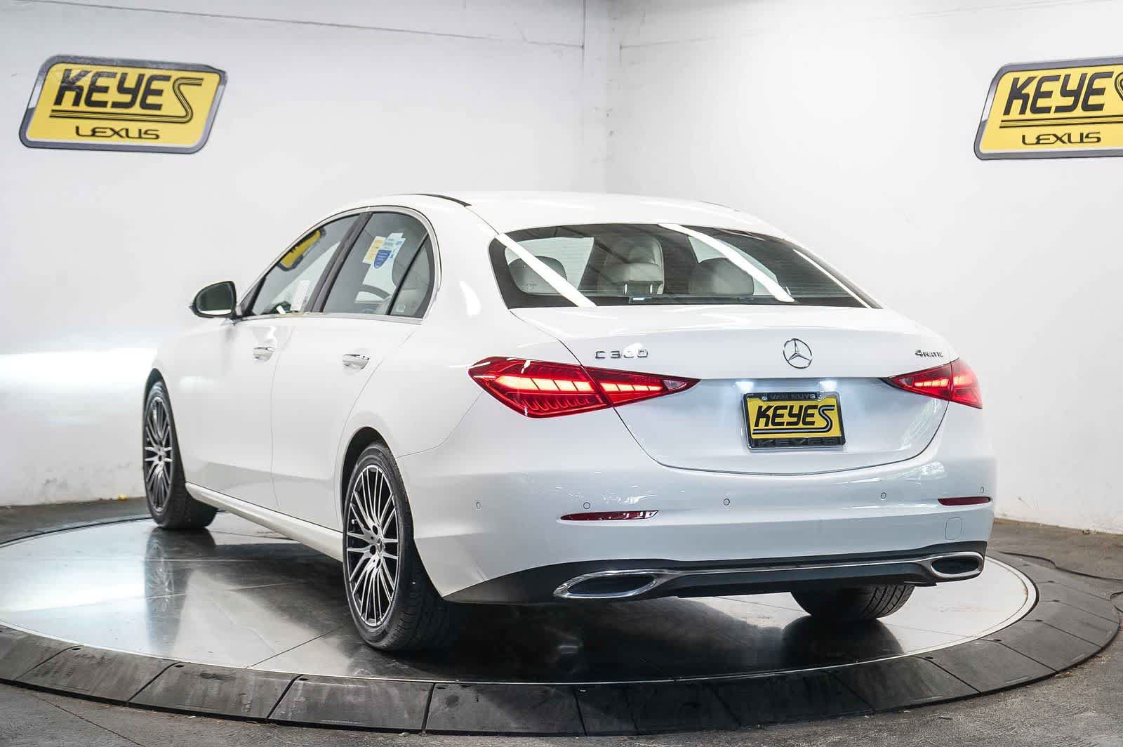 Used 2025 Mercedes-Benz C 300 4MATIC Sedan image 3