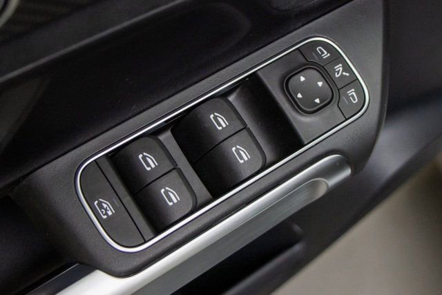 Certified 2023 Mercedes-Benz GLB 250 4MATIC image 15