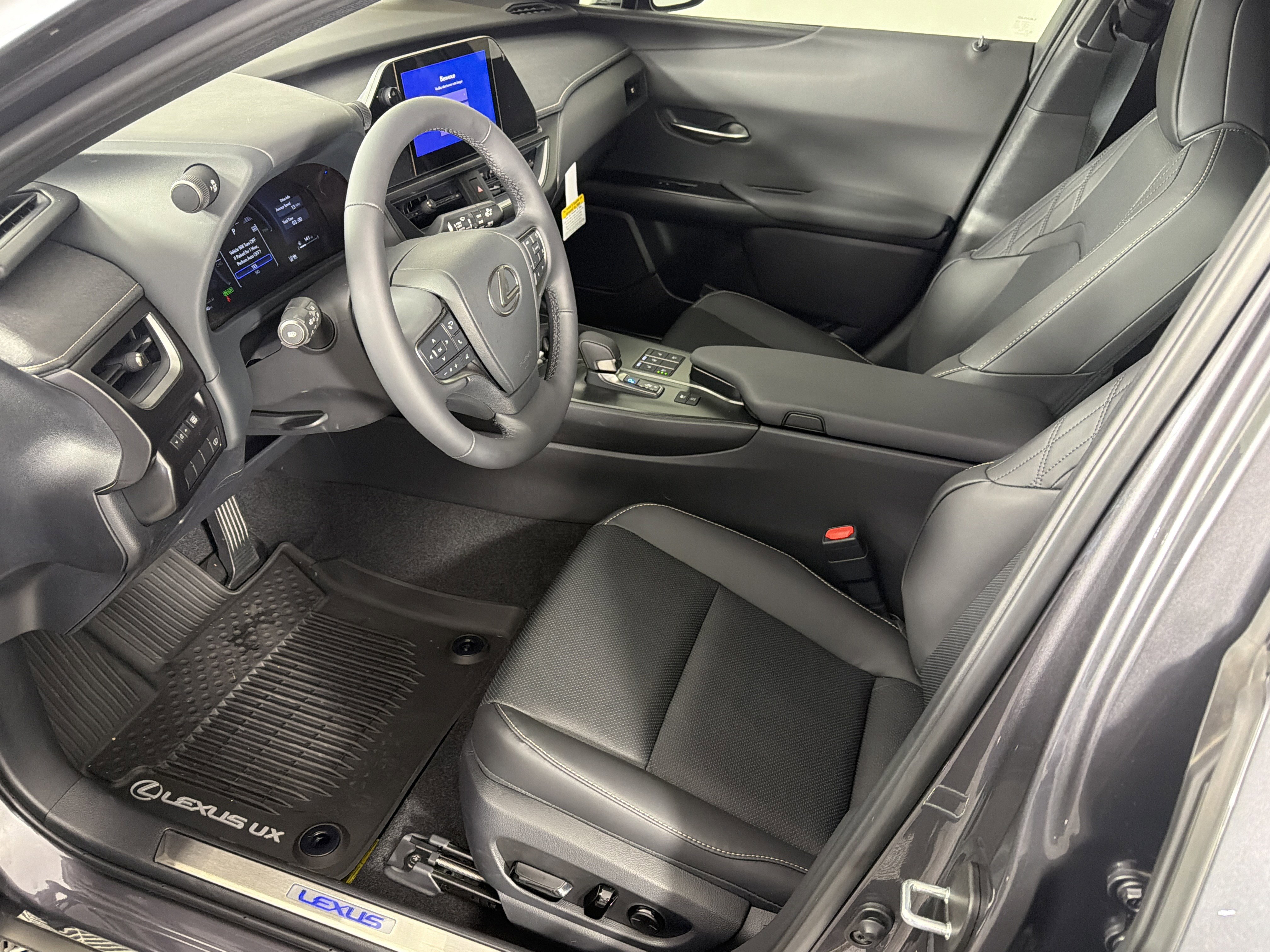 New 2026 Lexus UX 300h AWD image 9