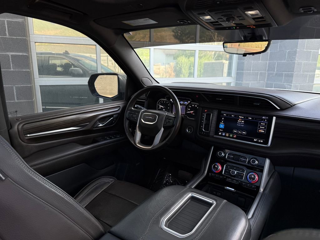 Used 2021 GMC Yukon XL Denali w/ Denali Premium Package AWD/4WD image 46